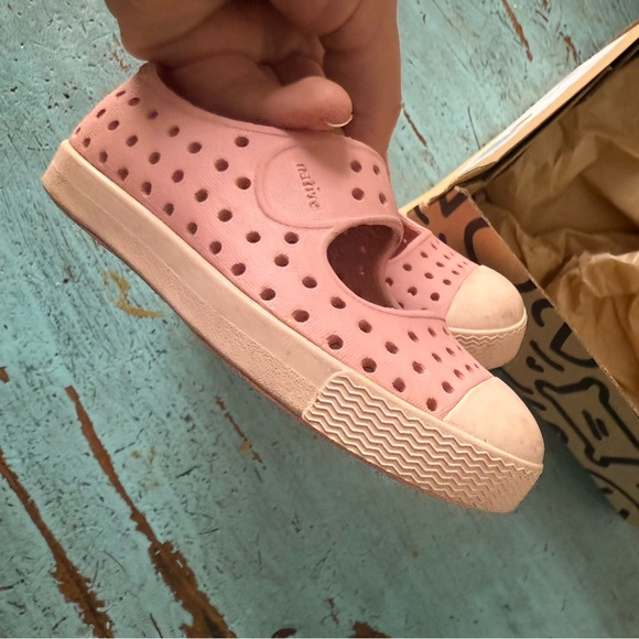 Native Shoes Juniper in Rose Pink size 6 - Picture 6 of 6